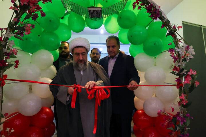 حقایق و توفیقات انقلاب اسلامی به تصوبر کشیده شود