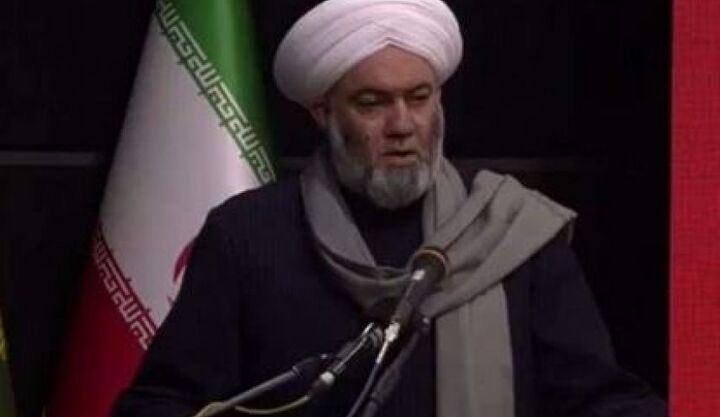 رئیس جماعت علمای اهل‌سنت عراق: ایران در خط مقدم نبرد ایمان و کفر است