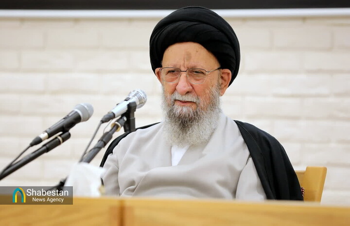 آیات قرآن باید با محتوای ایمانی به دانش‌آموزان عرضه شود/ فعالیت‌های شکلی بی‌اثر است