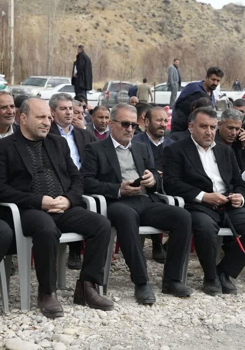 کلنگ‌زنی و بهره‌برداری از طرح‌های پرورش ماهیان خاویاری با سرمایه‌گذاری بیش از ۱۰۰ میلیارد تومان