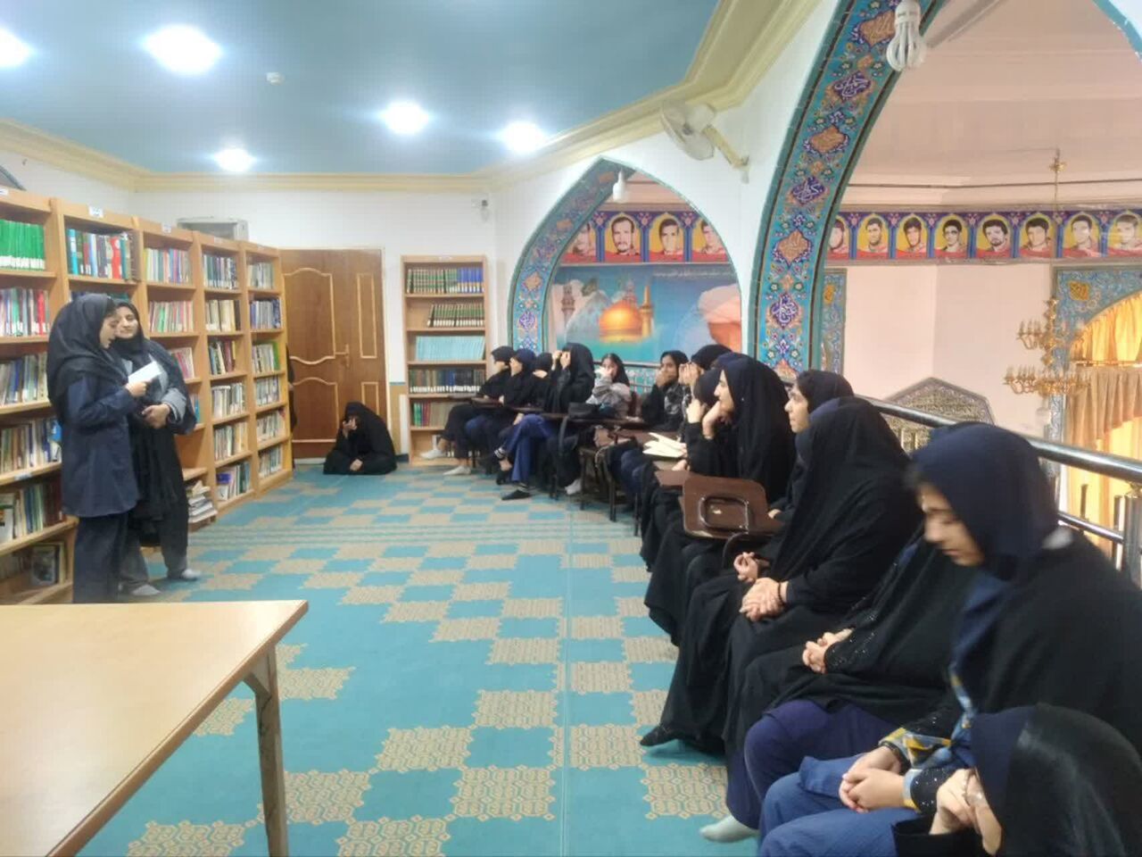 بازدید دانشآموزان هنرستان شهید بهشتی از کانون فرهنگی هنری امام زمان(عج) آران و بیدگل