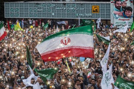 تهران در مدار انتظار؛ روایت جشن نیمه شعبان در تهران