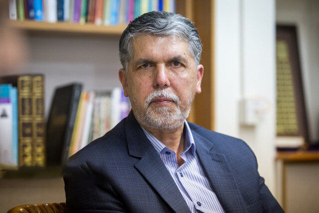 بزرگ‌ترین دستاورد انقلاب اسلامی، بازگشت عزت و استقلال به تصمیم‌گیری ملی است