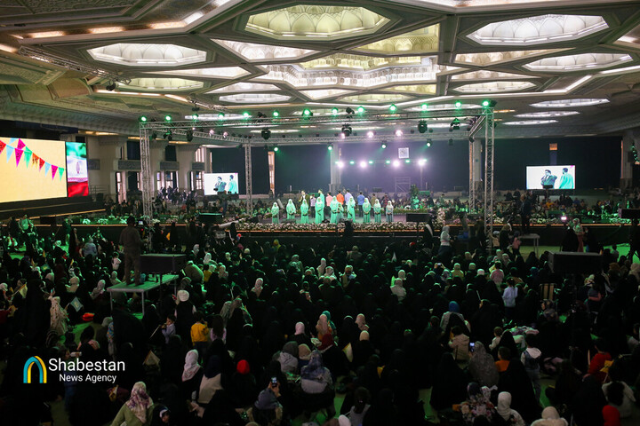 جشن بزرگ و خانوادگی مردم تهران همزمان با روز نیمه شعبان