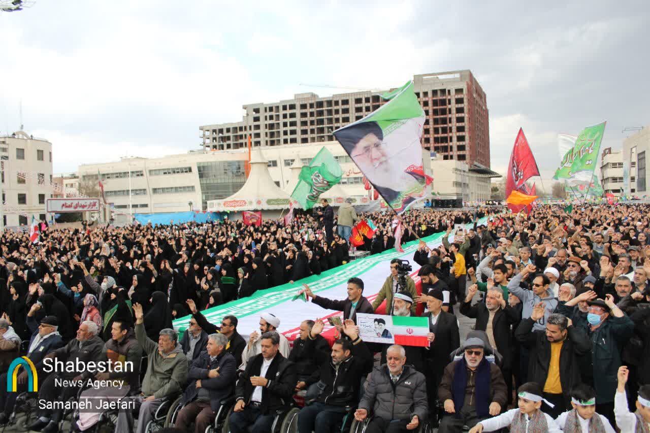 غیبت امام زمان(عج) در ظهور و نه حضور است