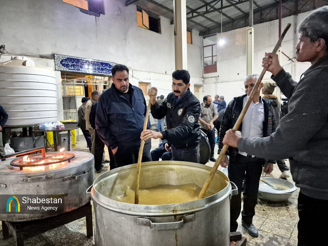 پایداری سنت حلیمپزی دهزیار در نیمه شعبان؛ نذر خالصانه در کام منتظران