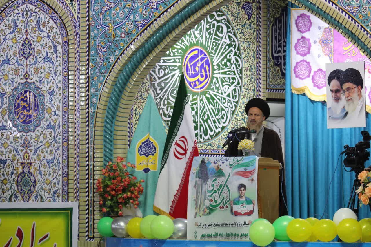 مسئولان باید همت‌ها را برای ایران، ایرانی و جامعه ایمانی بلند کنند