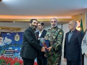 تکریم پیشکسوتان و خانواده‌های نیروی زمینی ارتش در کرمان به بهانه فجر انقلاب