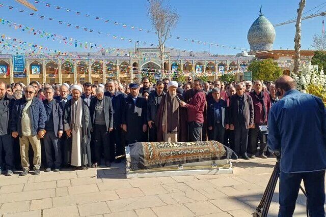 تشییع و خاکسپاری استاندار اسبق فارس در حرم شاهچراغ(ع)