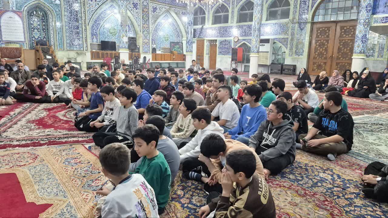 برگزاری جشن منتظران ظهور به همت نوجوانان و جوانان در مسجد جامع قائم‌شهر