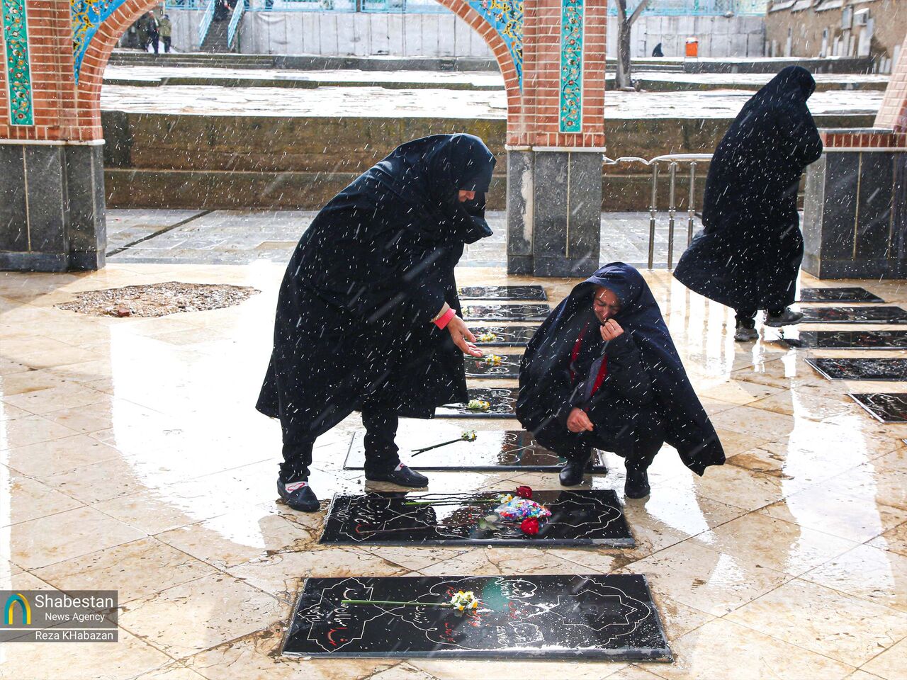 گلباران مزار شهدا به مناسبت دهه فجر در بجنورد