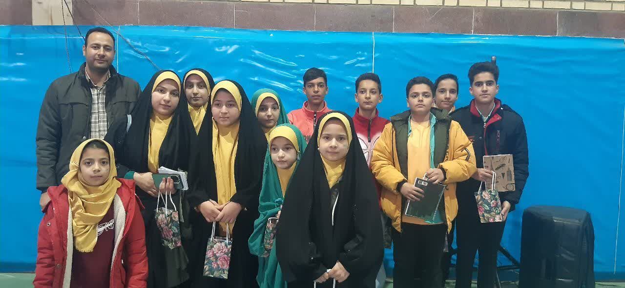 تقدیر از برندگان مسابقه «نامه‌ای به فرزندم» در کارچان/ والدین، امام زمان(عج) را با زبان مادرانه معرفی کردند