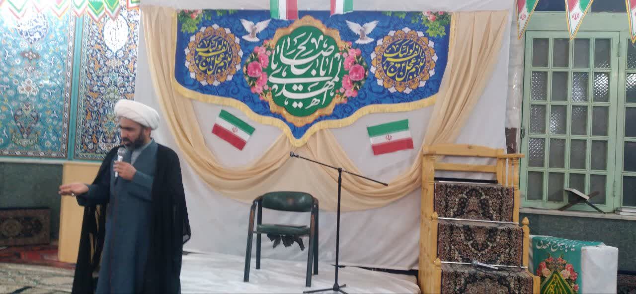 اجرای گروه سرود «عاشقان ولایت» در مسجد حضرت ابوالفضلالعباس(ع)