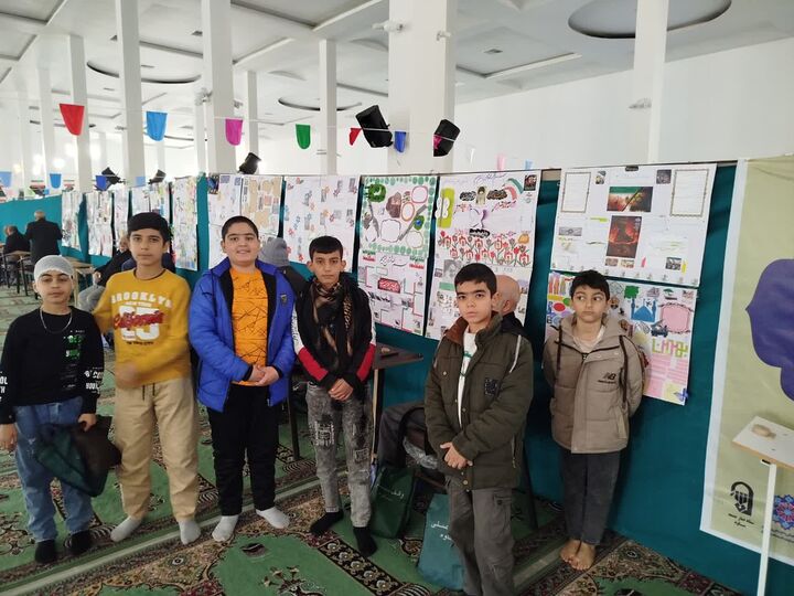 نهمین مسابقه فرهنگی "روزنامه دیواری" ویژه نوجوانان ساوه با حضور ۷۰۰ شرکت‌کننده برگزار شد