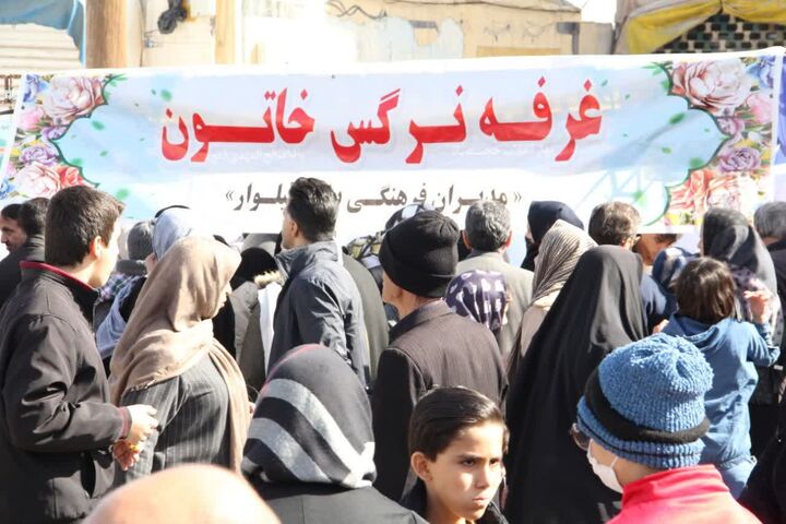 استقبال پرشور مردم از غرفه های «جشن حضور تا ظهور» کانون های مساجد