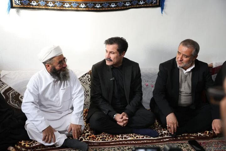 معاون رئیس جمهور با خانواده مرحوم خالقی دیدار کرد