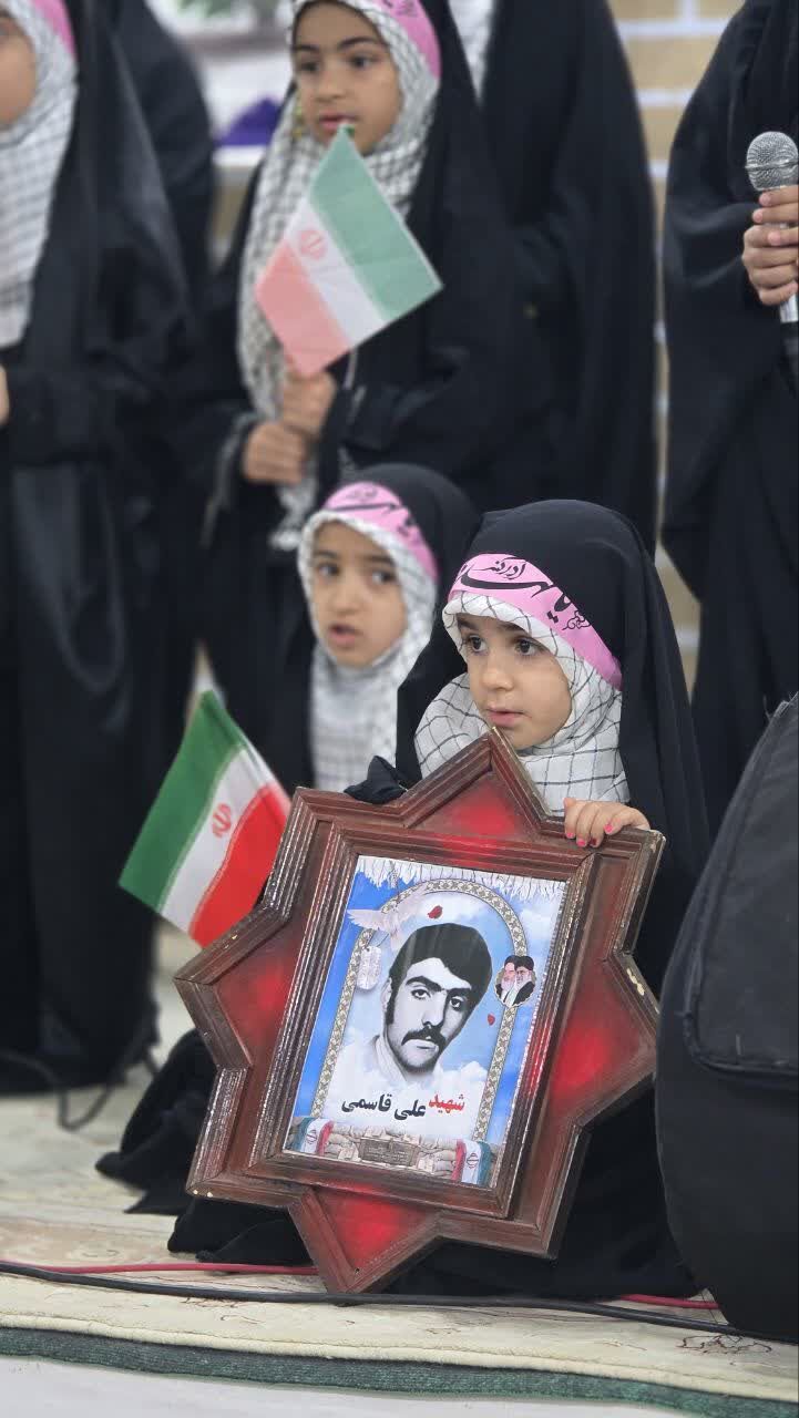 یادواره تنها شهید انقلاب بخش کویرات آران و بیدگل در روستای حسینآبادکویر برگزار شد
