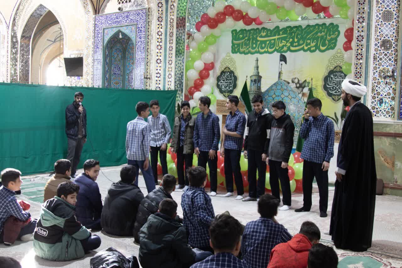 جشن سه‌روزه «عبادت نوجوانان بهشتی» با حضور ۴۵۰ دانش‌آموز در آران و بیدگل برگزار شد