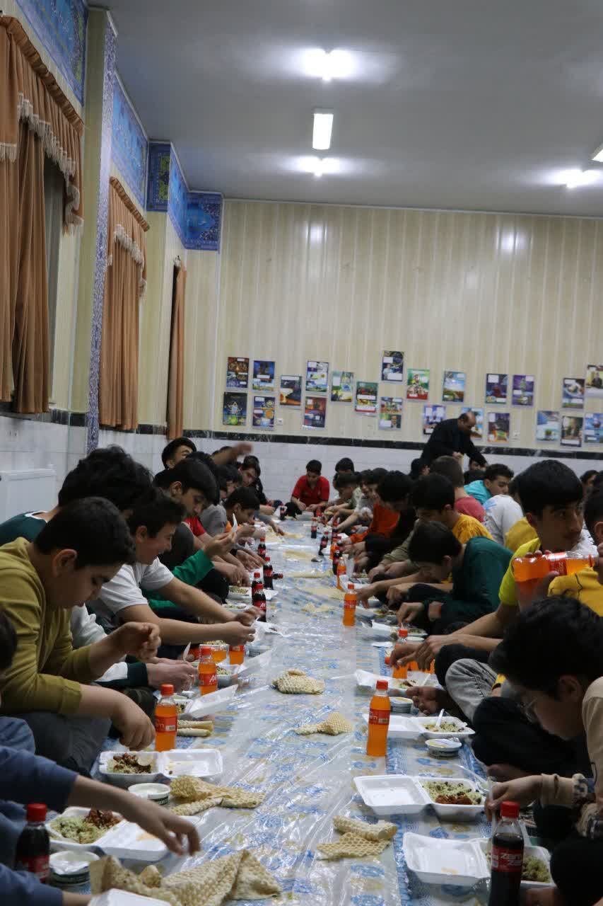 برگزاری اردوی یکروزه ویژه معتکفین دانشآموز در اراک/ ادامه فعالیتهای تربیتی پس از اعتکاف