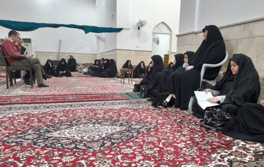 نشست توجیهی نهضت ملی «زندگی با آیه‌ها» در شهر نوش‌آباد آران و بیدگل برگزار شد