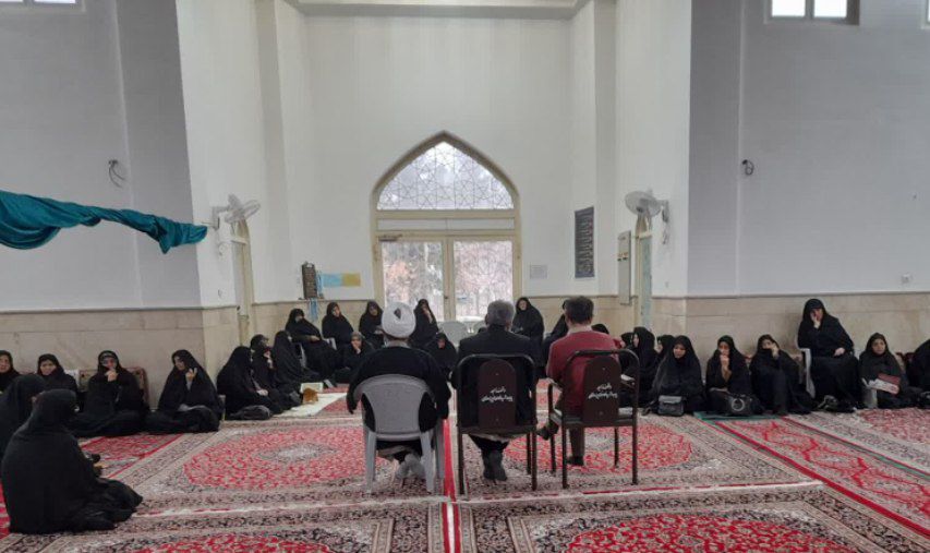 نشست توجیهی نهضت ملی «زندگی با آیه‌ها» در شهر نوش‌آباد آران و بیدگل برگزار شد