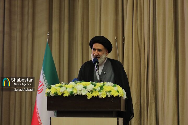 هویت چهارمحال و بختیاری ریشه در ایمان، شجاعت و پیشگامی در انقلاب دارد