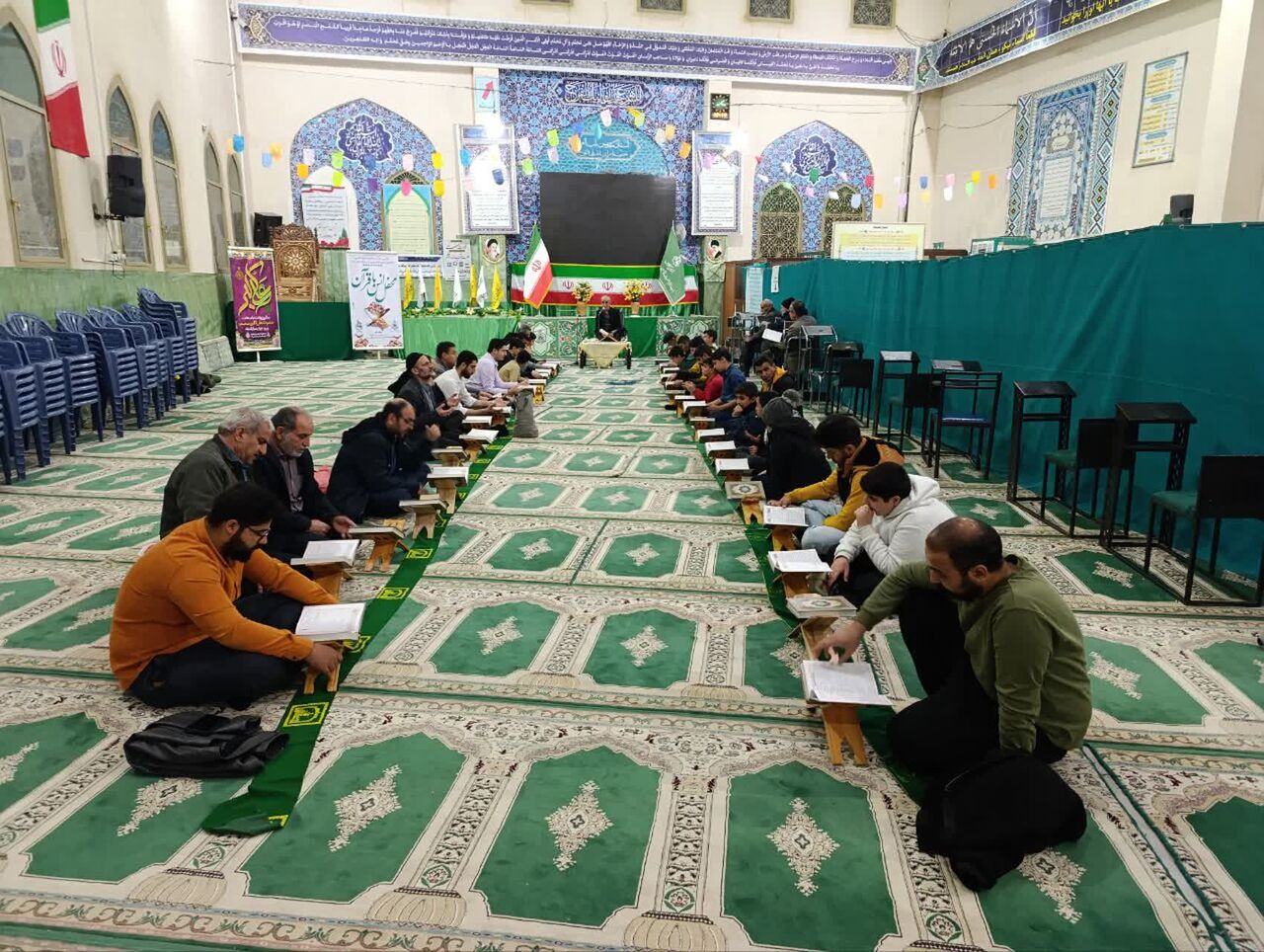 محفل اُنس با قرآن کریم در حرم مطهر قاسم بن علی النقی(ع) آران و بیدگل برگزار شد