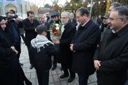 ادای احترام وزیر علوم و استاندار آذربایجان‌غربی به مقام شهدای ارومیه