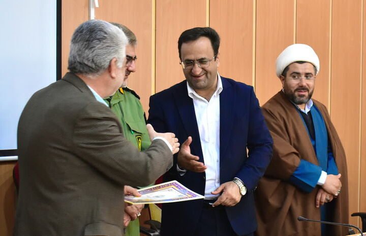 کسب رتبه دوم استانی در ترویج فرهنگ ایثار و دفاع مقدس توسط آموزش و پرورش کهگیلویه و بویراحمد