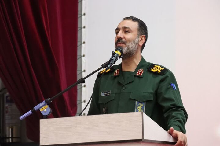 پایه‌های مقابله با فتنه، استقلال، آزادی و جمهوری اسلامی است