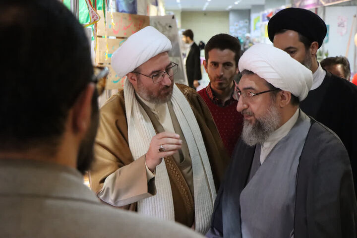 استقبال مردمی از غرفه ستاد فهما در نمایشگاه قرآن تبریز