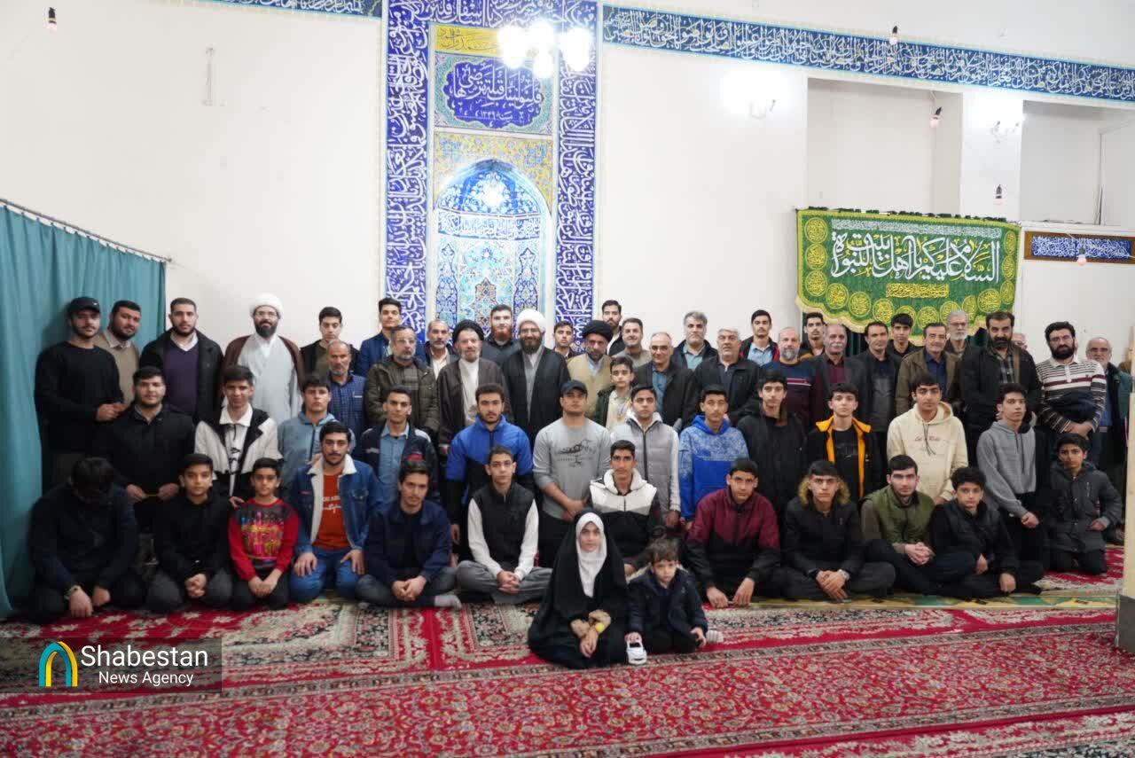 حضور رئیس شورای سیاست‌گذاری ائمه جمعه کشور در مسجد صاحب‌الزمان خرم‌آباد