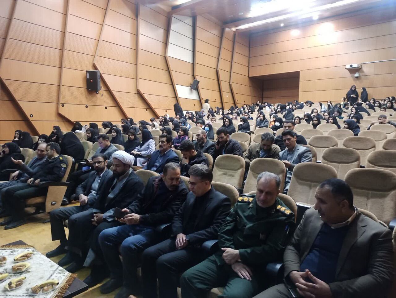 نماز، دیوار ستبر بین انسان و گناه است