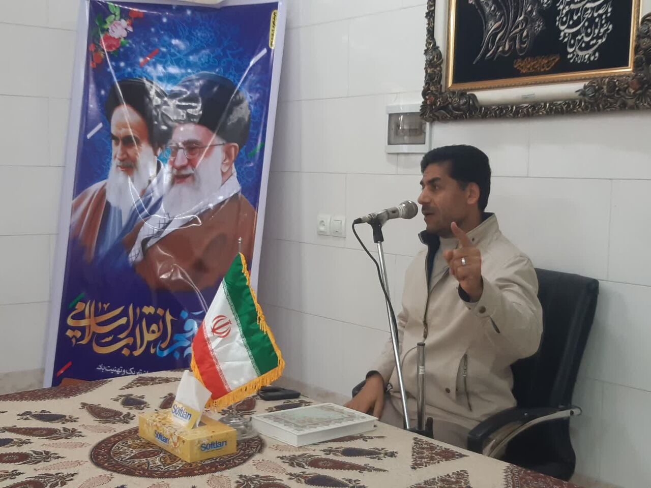 گرامیداشت دهه فجر در آران و بیدگل؛ بازنشستگان در صف اول «جهاد تبیین» انقلاب اسلامی