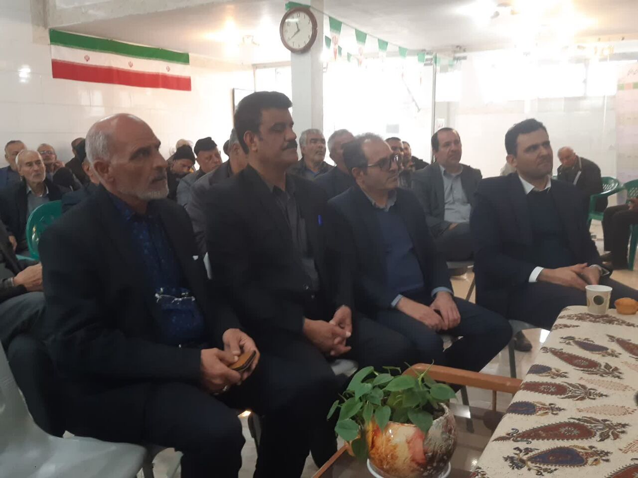 گرامیداشت دهه فجر در آران و بیدگل؛ بازنشستگان در صف اول «جهاد تبیین» انقلاب اسلامی