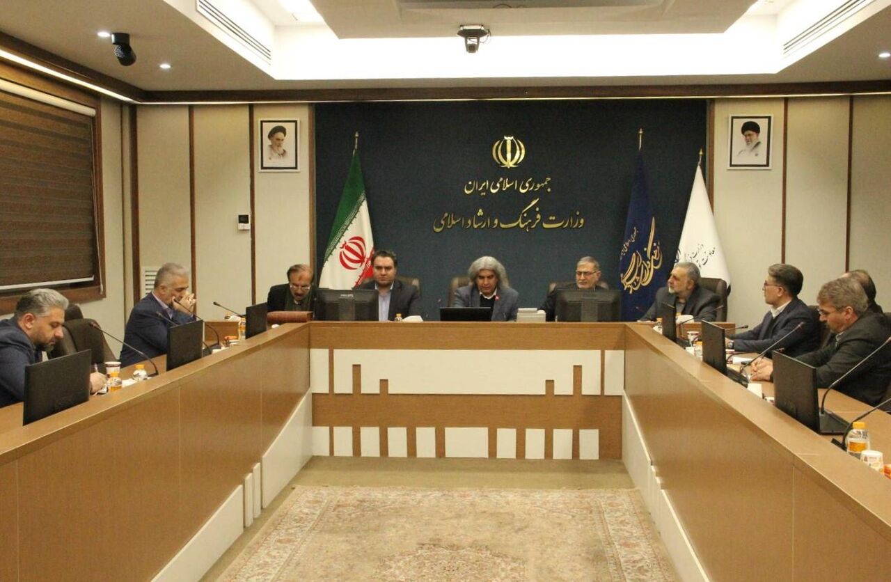 زبان فارسی عامل همبستگی ملی است و باید فراتر از یک نهاد به آن نگاه کرد