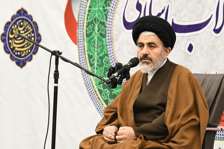 وحدت امت اسلامی، رمز عزت و پیروزی ملت ایران است