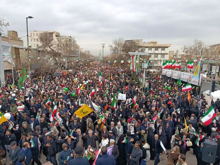 حضور مردم در ۲۲ بهمن، دشمن‌شکن و لبیک به فرمان رهبری بود
