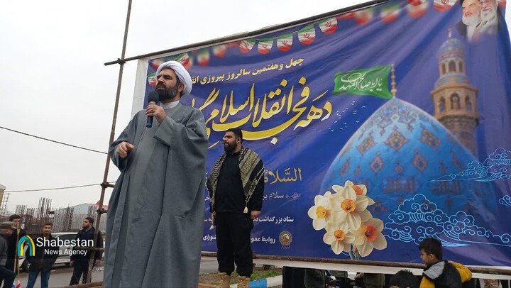 مردم برای دفاع از عزت و استقلال کشور و اطاعت از فرمان رهبر به میدان آمدند