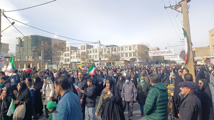 اراک یکپارچه میعادگاه عاشقان انقلاب شد/ خروش چهل‌وهفتم