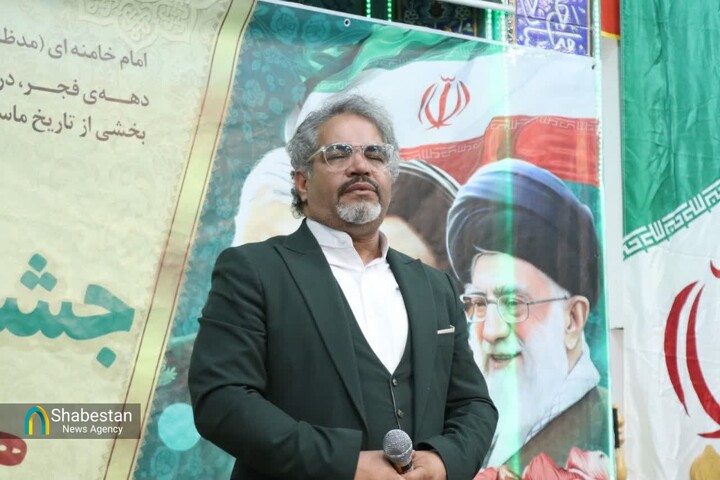 جشن انقلاب و یادواره شهدا در مسجد ملاشکرالله آران و بیدگل برگزار شد