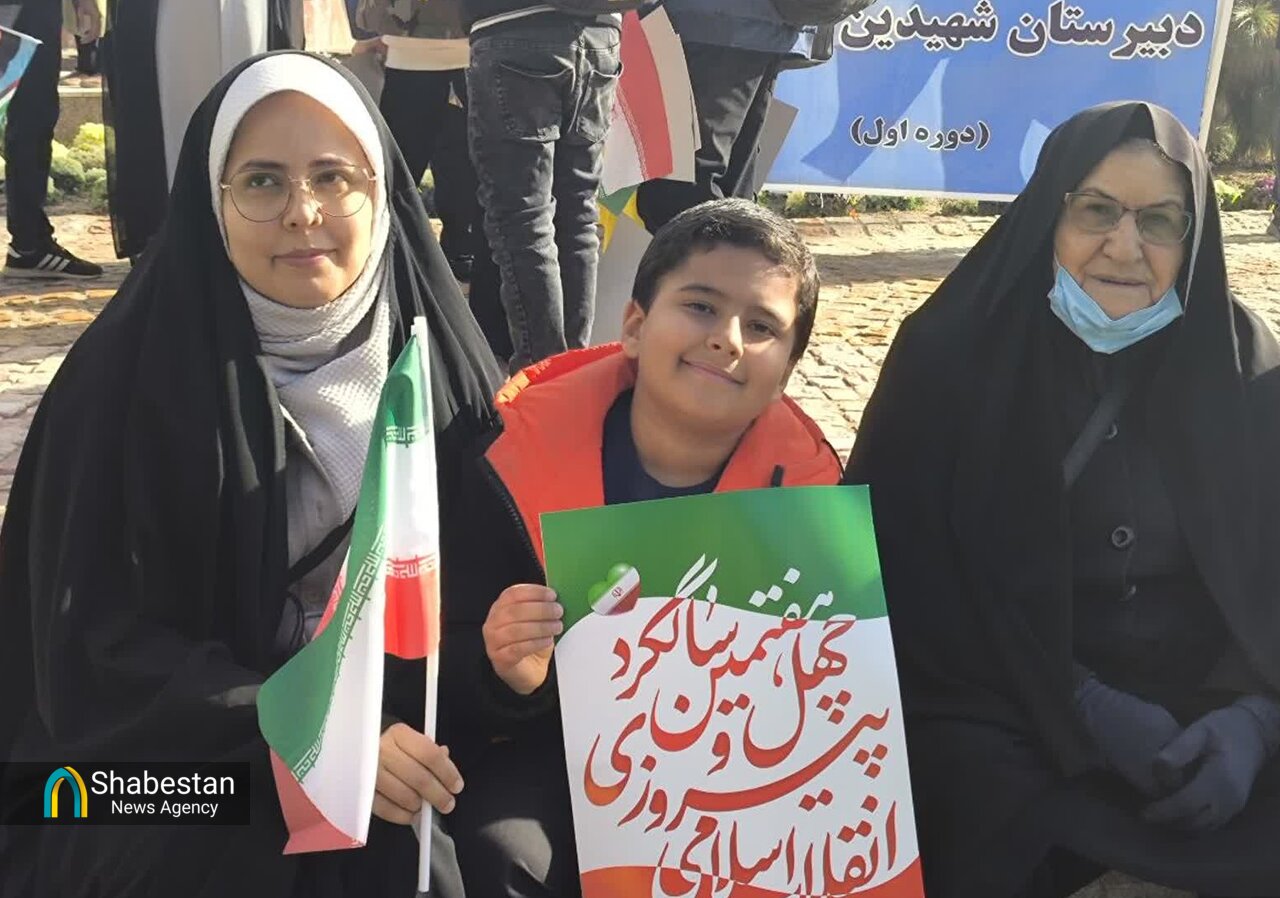 بانوان بیرجندی؛ پشتیبان ولایت و پرچمدار تربیت نسل انقلابی