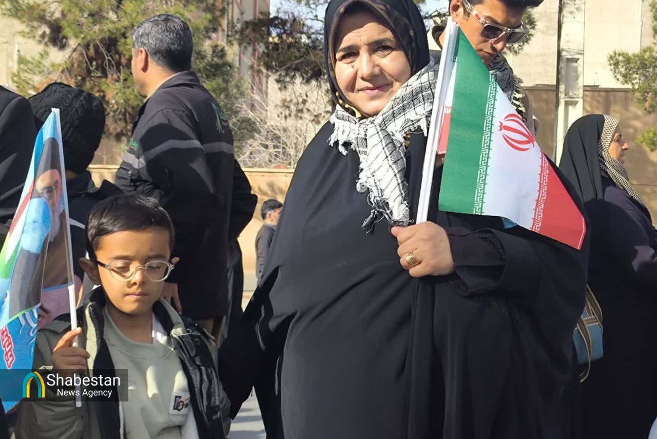 بانوان بیرجندی؛ پشتیبان ولایت و پرچمدار تربیت نسل انقلابی