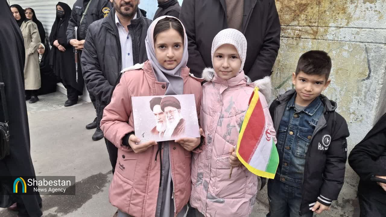 حضور نمایندگان نسلهای مختلف کرمانشاه در جشن چهل و هفت سالگی انقلاب