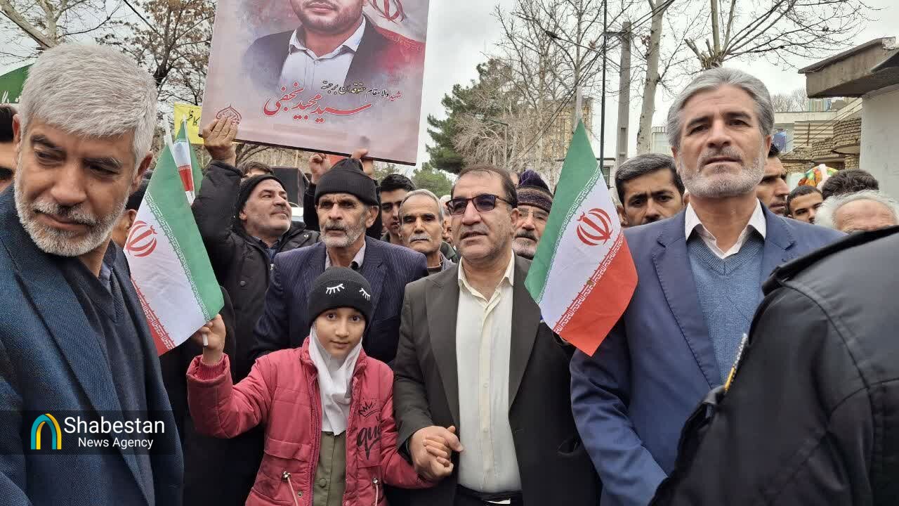 حضور نمایندگان نسلهای مختلف کرمانشاه در جشن چهل و هفت سالگی انقلاب