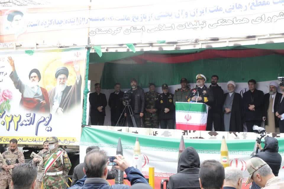 حماسهای از وحدت و ایمان در سرزمین مجاهدتهای خاموش/ کردستان یکصدا در جشن انقلاب