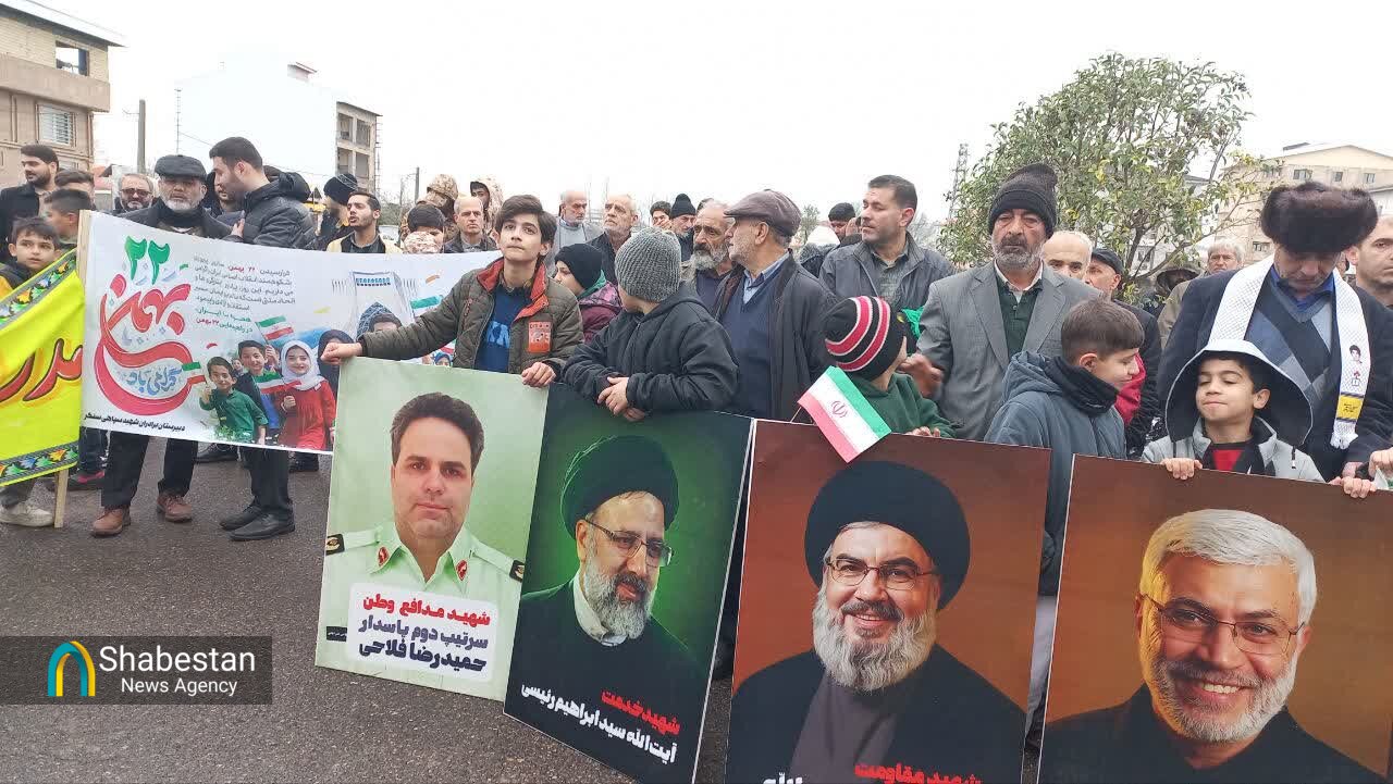 مردم برای دفاع از عزت و استقلال کشور و اطاعت از فرمان رهبر به میدان آمدند