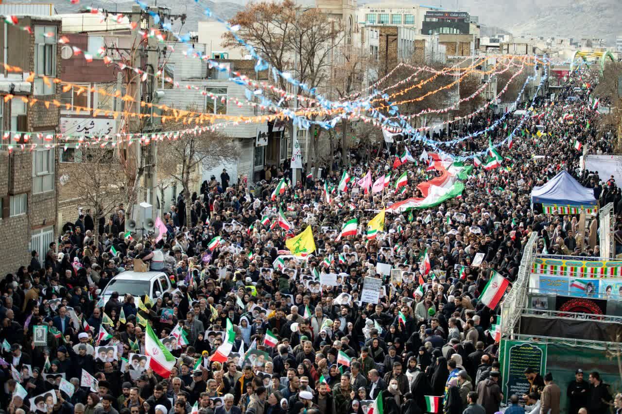 فشارها و تهدیدها، اراده مردم را سست نکرده است