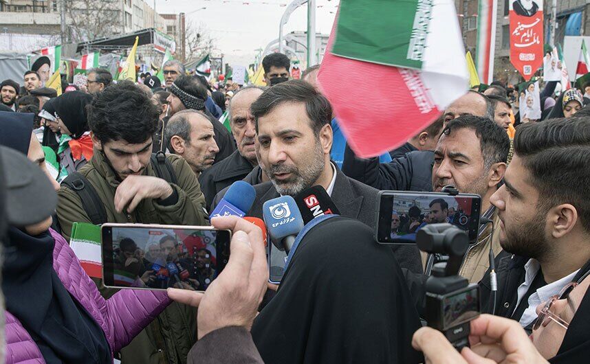 مسئولان و مردم در جشن چهل‌وهفت سالگی انقلاب اسلامی