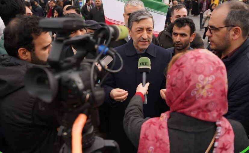 مسئولان و مردم در جشن چهلوهفت سالگی انقلاب اسلامی